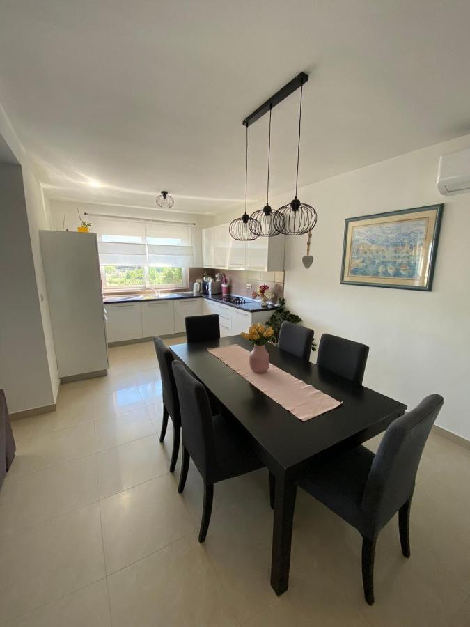 Apartman Ana Kampor Bagian luar foto