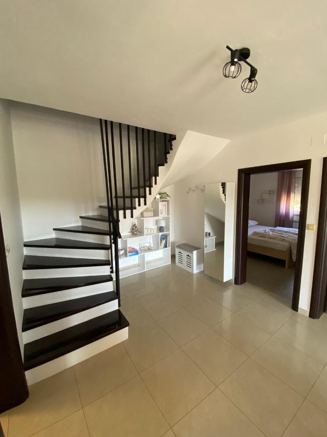 Apartman Ana Kampor Bagian luar foto