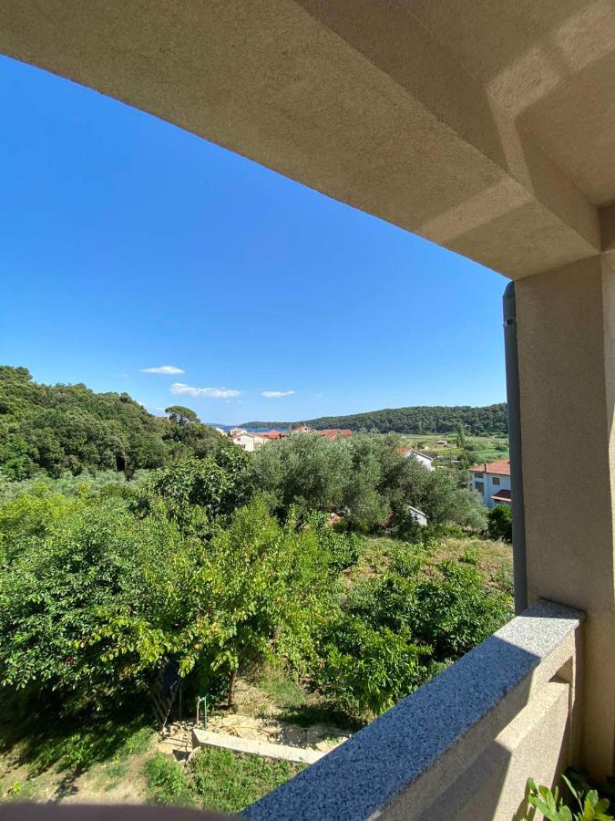 Apartman Ana Kampor Bagian luar foto