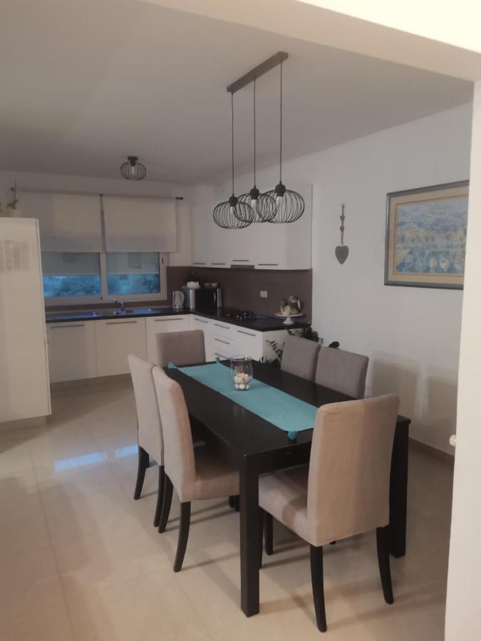 Apartman Ana Kampor Bagian luar foto