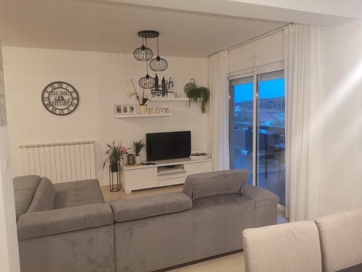 Apartman Ana Kampor Bagian luar foto